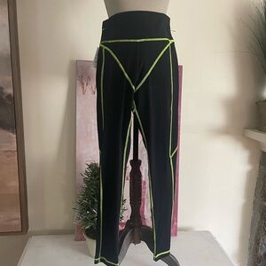 Artizia TNA Atmosphere Leggings in Black with Neon Green Trim